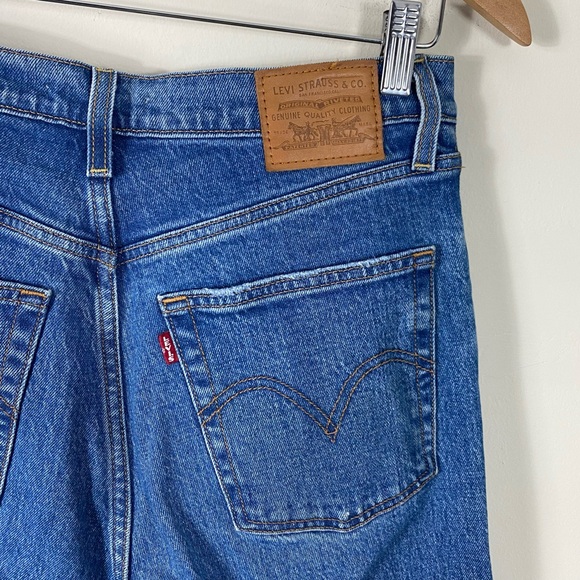 Levi's Ribcage Straight Ankle Jean Medium Wash - 29 - Picture 12 of 15